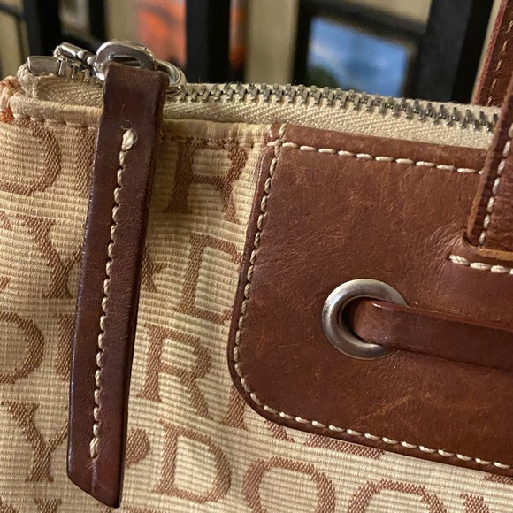 Vintage Dooney and Bourke handbag - Picture 3 of 13
